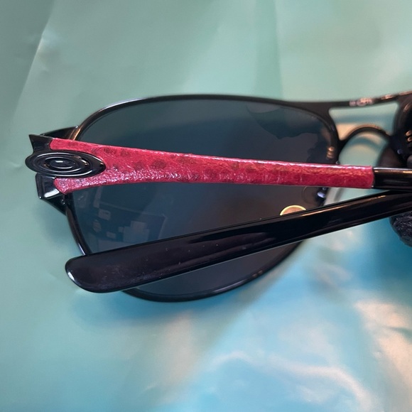 Oakley Restless Black and Red Sunglasses 60/15 Great Condition Bag Included #550 - Picture 6 of 9